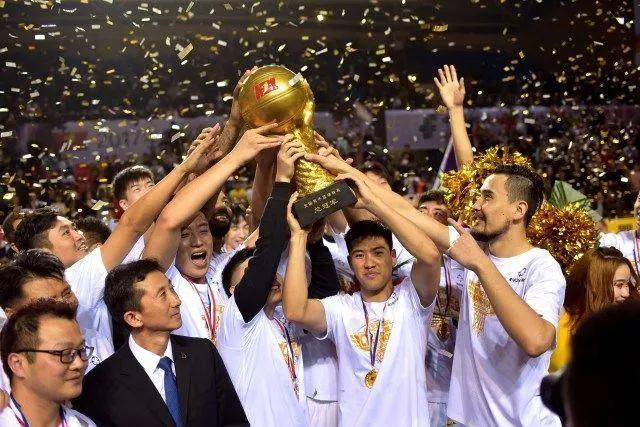 文班42分马刺胜老鹰 杜兰特37+10太阳负步行者