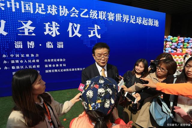 浓眉伤退詹姆斯三双 湖人大胜猛龙主场5连胜