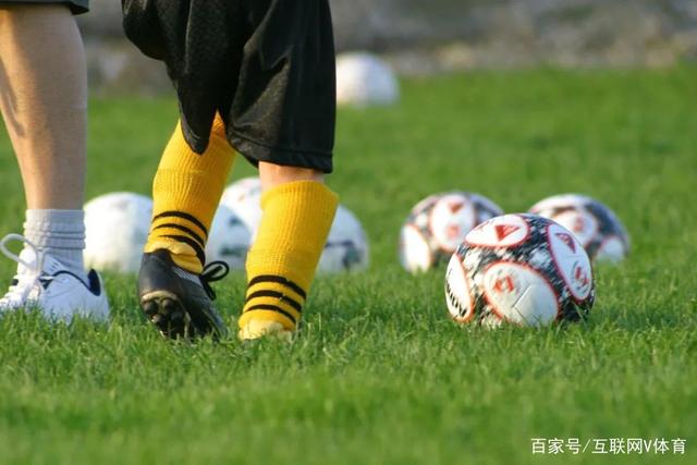 讽刺金球奖？莱万：如果今年不取消颁奖本泽马能得奖